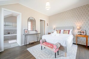 3 bedrooms, desk, iron/ironing board, WiFi - Charming 3BR with Balcony, Yard & Sauna (Dippach)