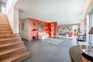 Télévision, espaces bureaux