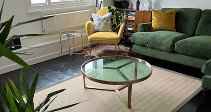 2 Bed Grade 2 - Dates Back to 1500's