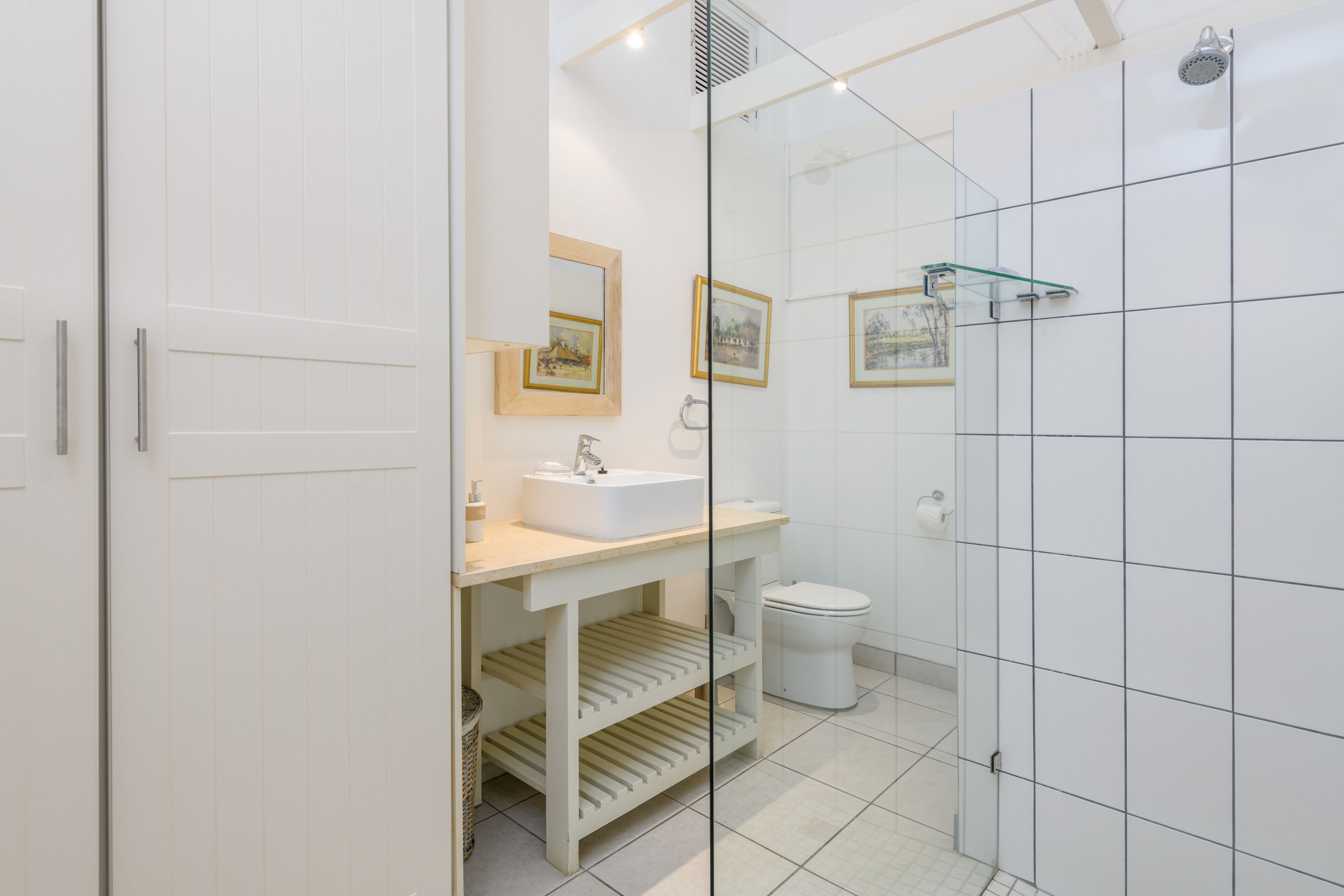 Superior Villa | Bathroom shower