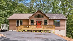 Exterior - Cabin: Newly Built, Amazing Lake&Mtn Views, Gas Fire Pit, Hot Tub, Fully Stocked, New Appliances, 3 King Beds, 1 Floor (Lake Lure)