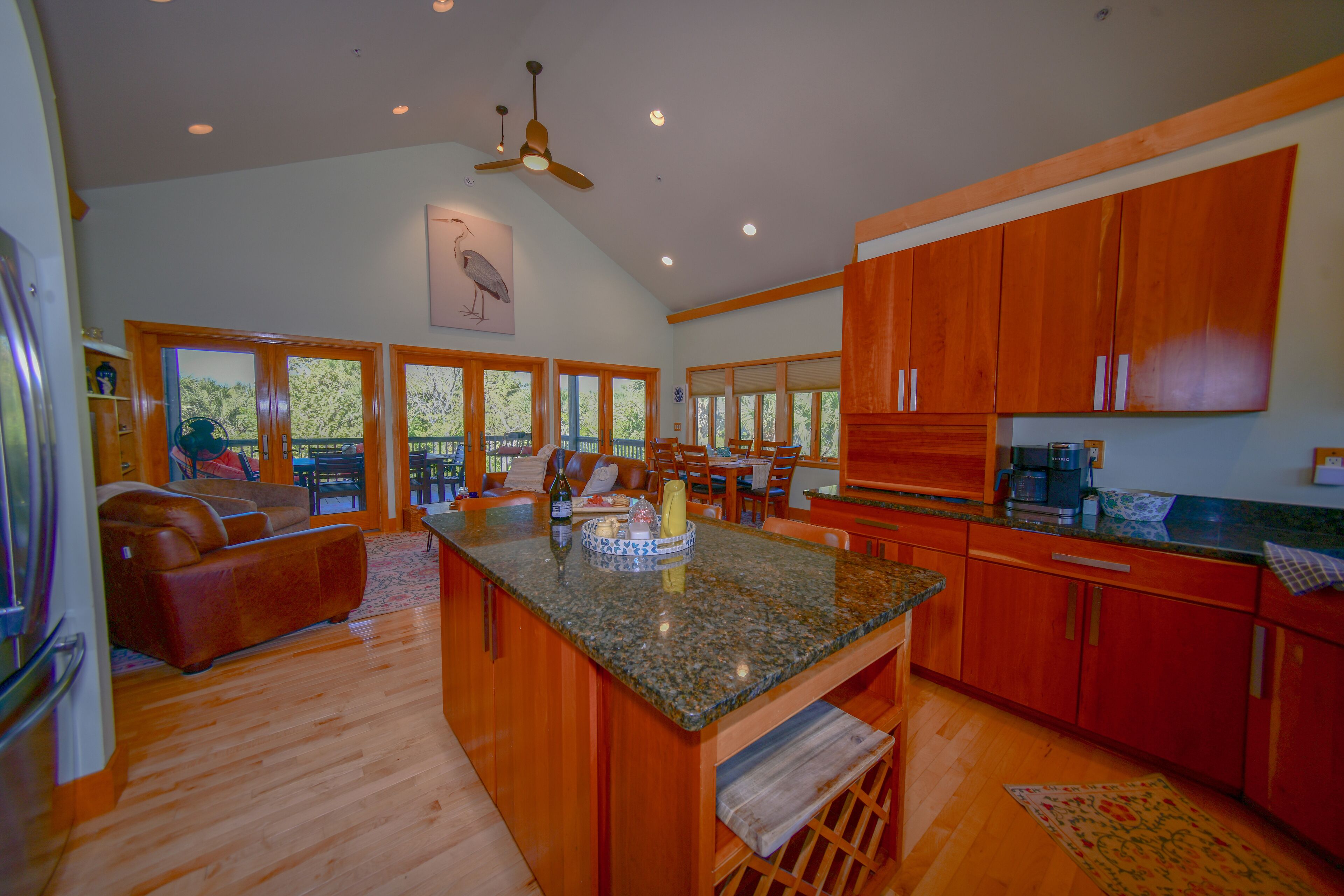 المنشأة من الداخل