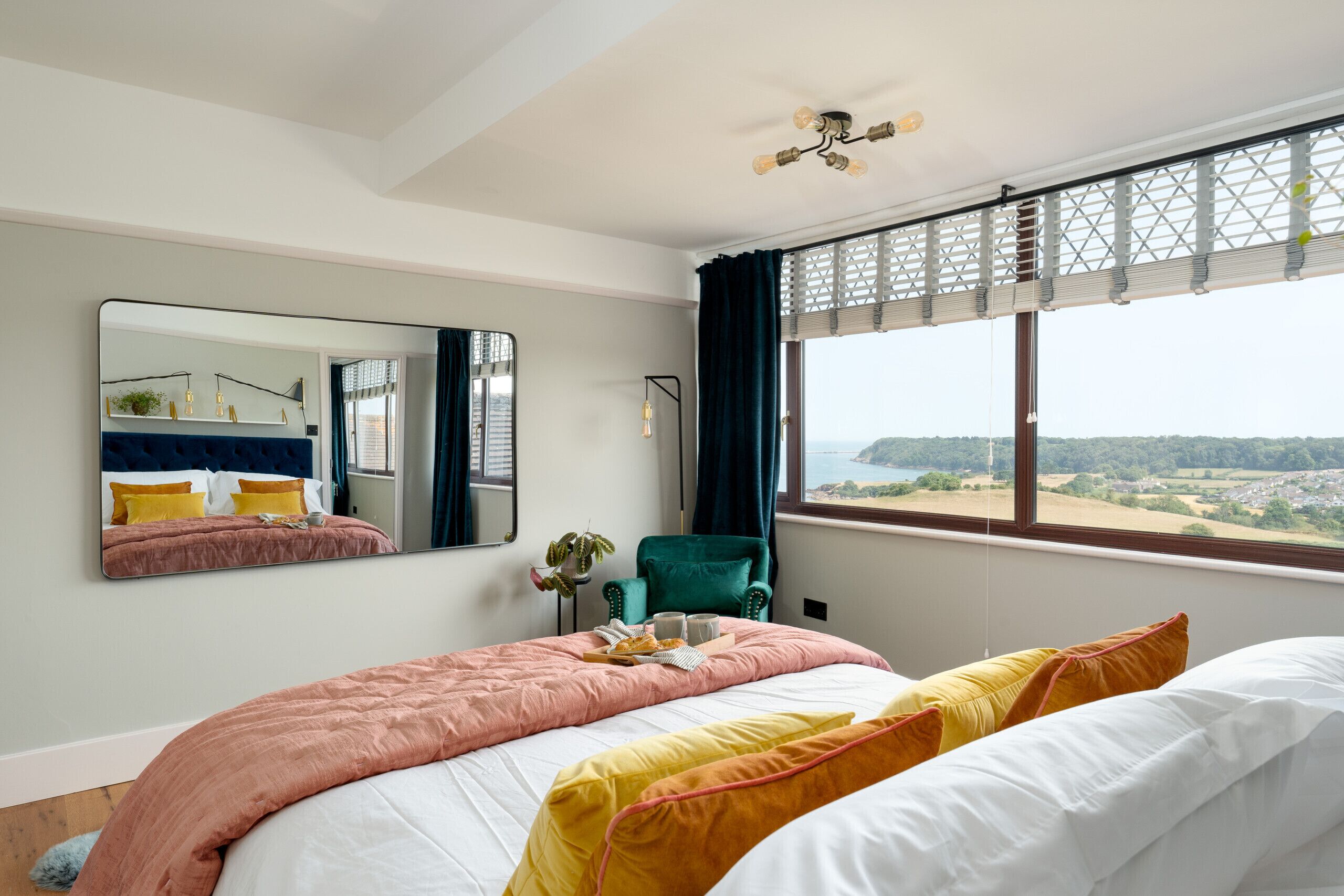 5 bedrooms, desk, iron/ironing board, travel cot