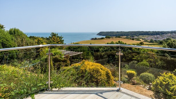 Property grounds - The Spinney - Large home with hot tub, gym, amazing sea views (Paignton)