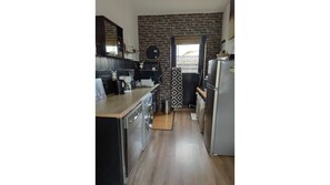Dining tables, kitchen islands