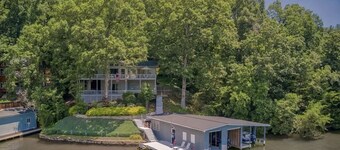 Lake Al'Lure A true lake life experience with boathouse, game room and dog friendly