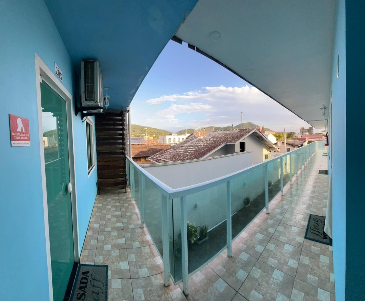 32-inch LED TV with cable channels, TV