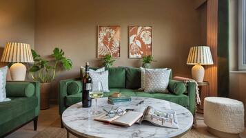 TV, fireplace, offices