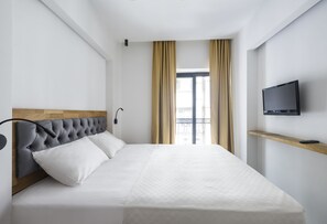 Standart Double Room | 1 bedroom, minibar, in-room safe, soundproofing - UK Hotel İstanbul (Istanbul)