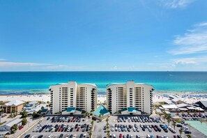 Una spiaggia nelle vicinanze