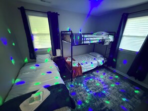 3 bedrooms, iron/ironing board, free WiFi, bed sheets