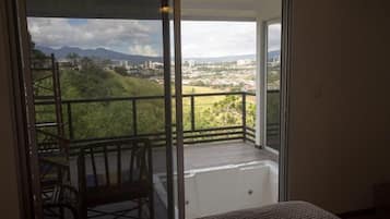 2 dormitorios, escritorio, tabla de planchar con plancha y wifi