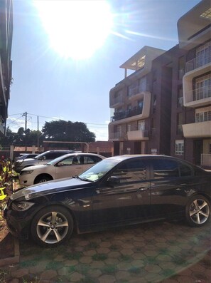 Property grounds - HideOut 1 bedroom Condo (Kampala)