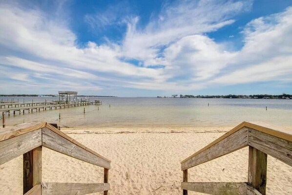 Beach nearby - 4 BR 2 BA Private Pool Pickleball Fun (Fort Walton Beach)