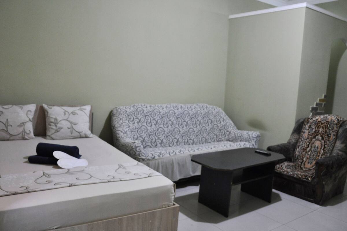 Basic Oda | Ücretsiz kablosuz İnternet, çarşaf takımı