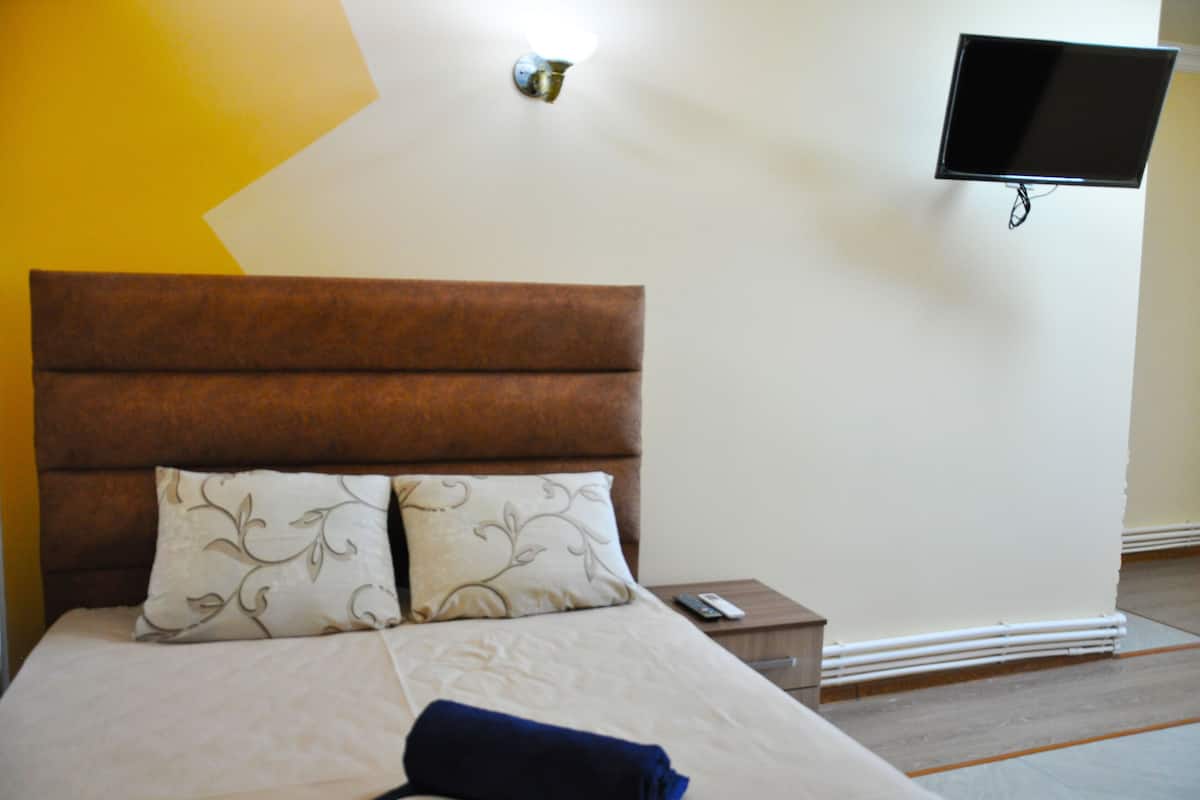 Standard Tek Büyük Yataklı Oda | Ücretsiz kablosuz İnternet, çarşaf takımı