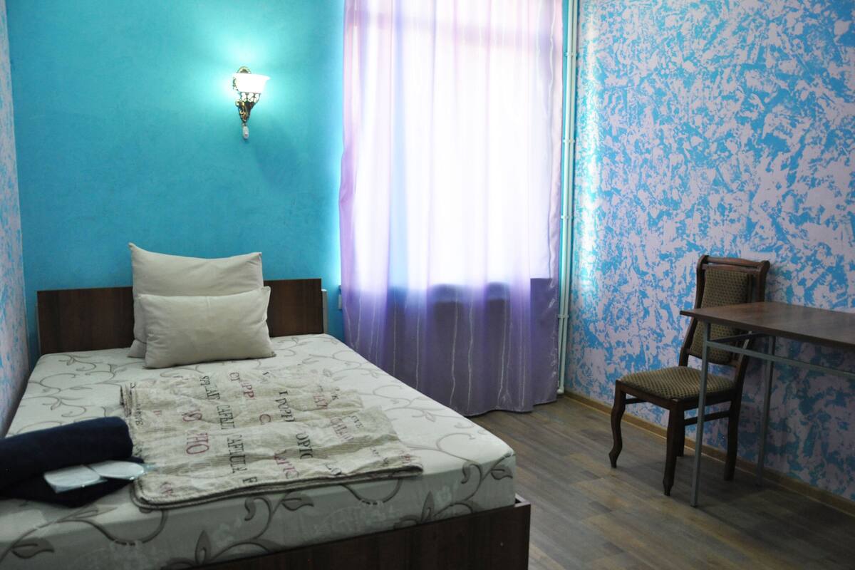 Deluxe Tek Büyük Yataklı Oda | Ücretsiz kablosuz İnternet, çarşaf takımı