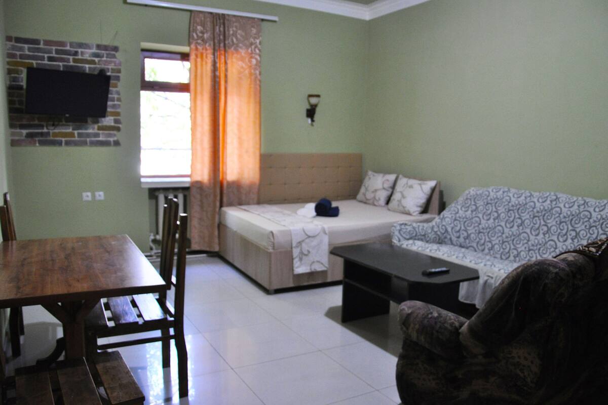 Basic Room | WiFi (free), bed sheets