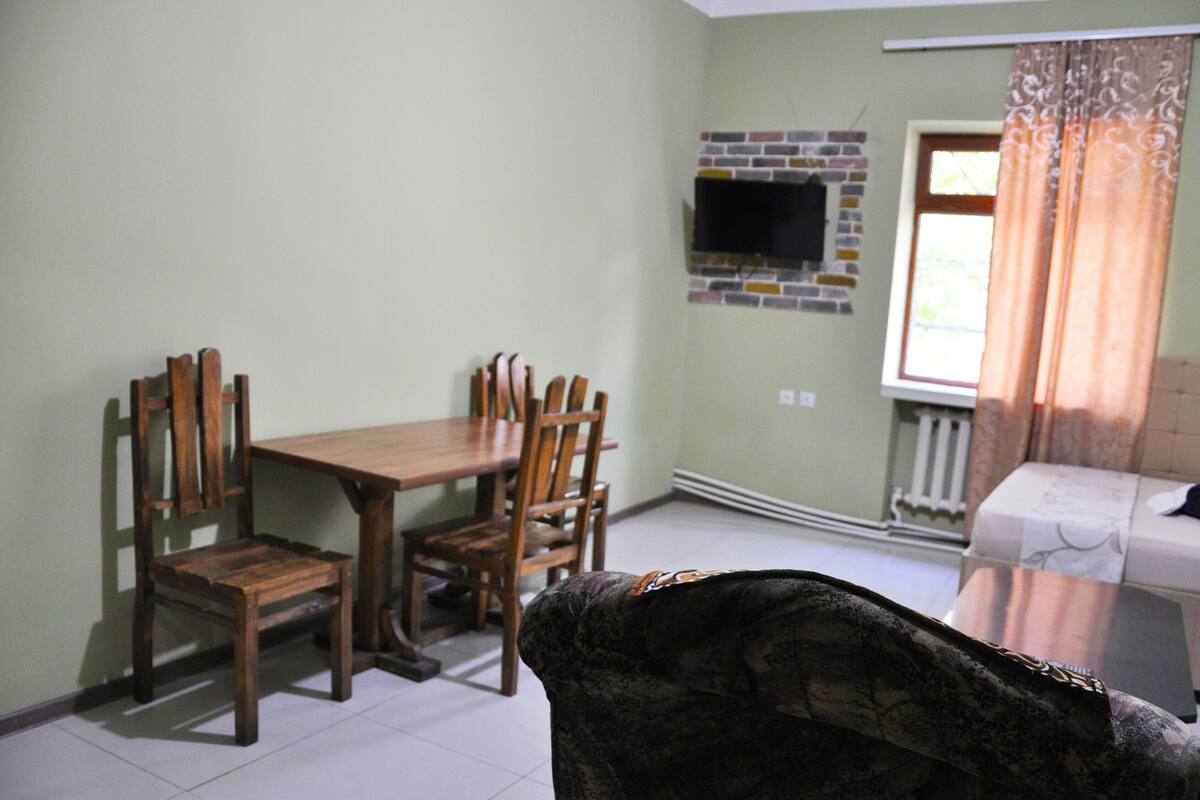 Basic Oda | Ücretsiz kablosuz İnternet, çarşaf takımı