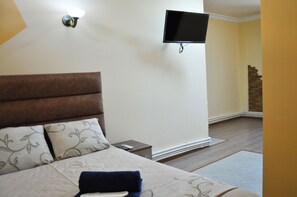 Standard Double Room | Free WiFi, bed sheets - Vak Guesthouse (Yerevan)