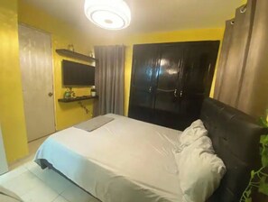1 chambre, fer et planche Ă repasser, Wi-Fi gratuit, draps fournis