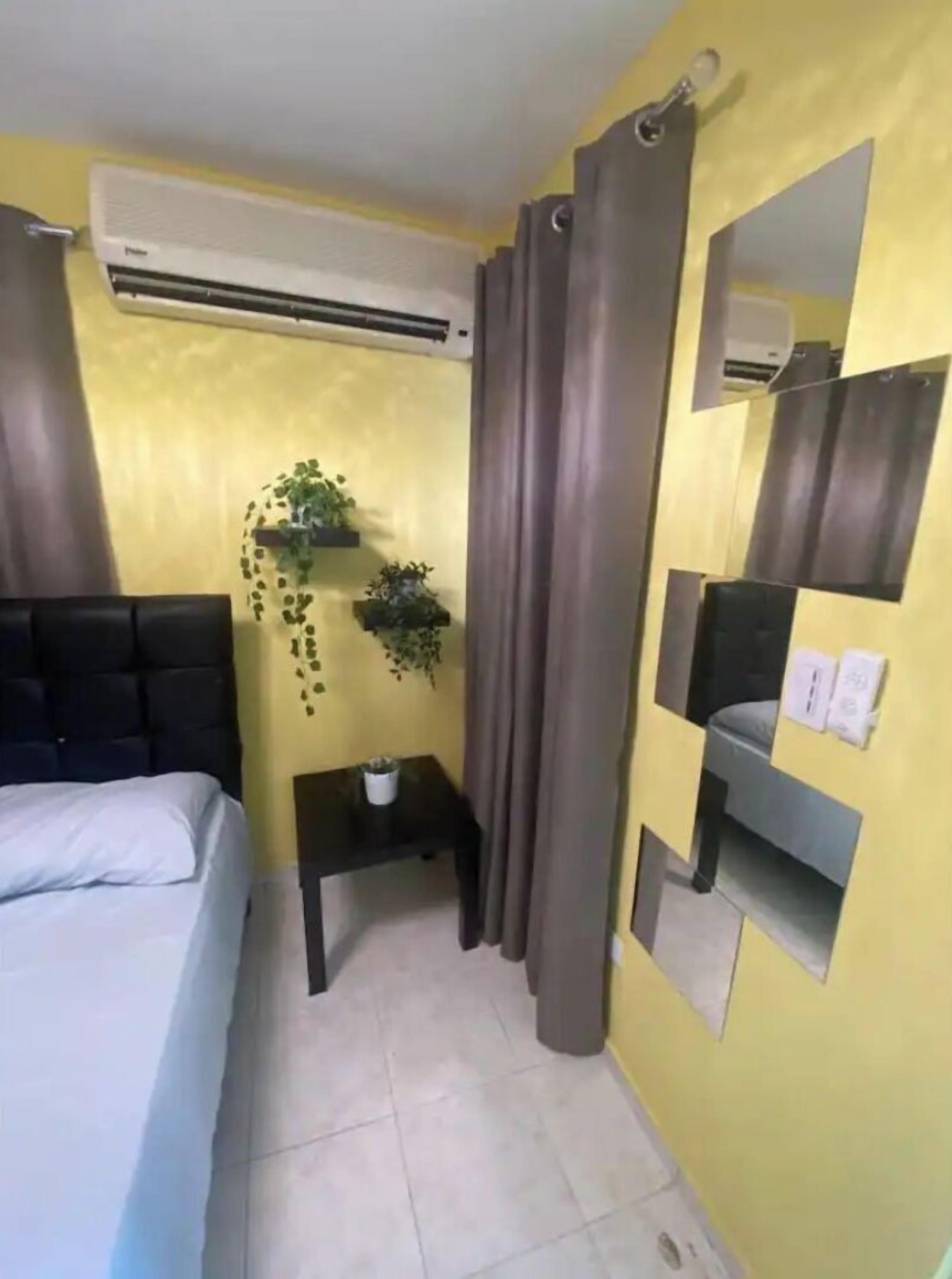 1 dormitorio, tabla de planchar con plancha, wifi gratis y ropa de cama