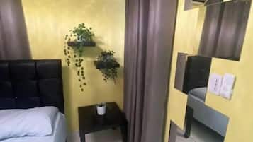 1 dormitorio, tabla de planchar con plancha, wifi gratis y ropa de cama