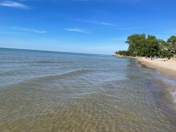 Beach nearby - Luxury retreat-King Beds- Game Room- Hot Tub-Private Beach Access (Port Franks)