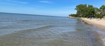 Luxury retreat-King Beds- Game Room- Hot Tub-Private Beach Access