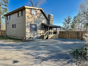 Exterior - Knockin' Boots Cabin Hot Tub w/ Beautiful View (Sevierville)