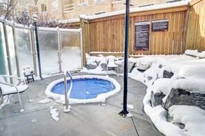 مغطس سبا خارجي