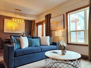 TV, fireplace, Netflix, streaming services