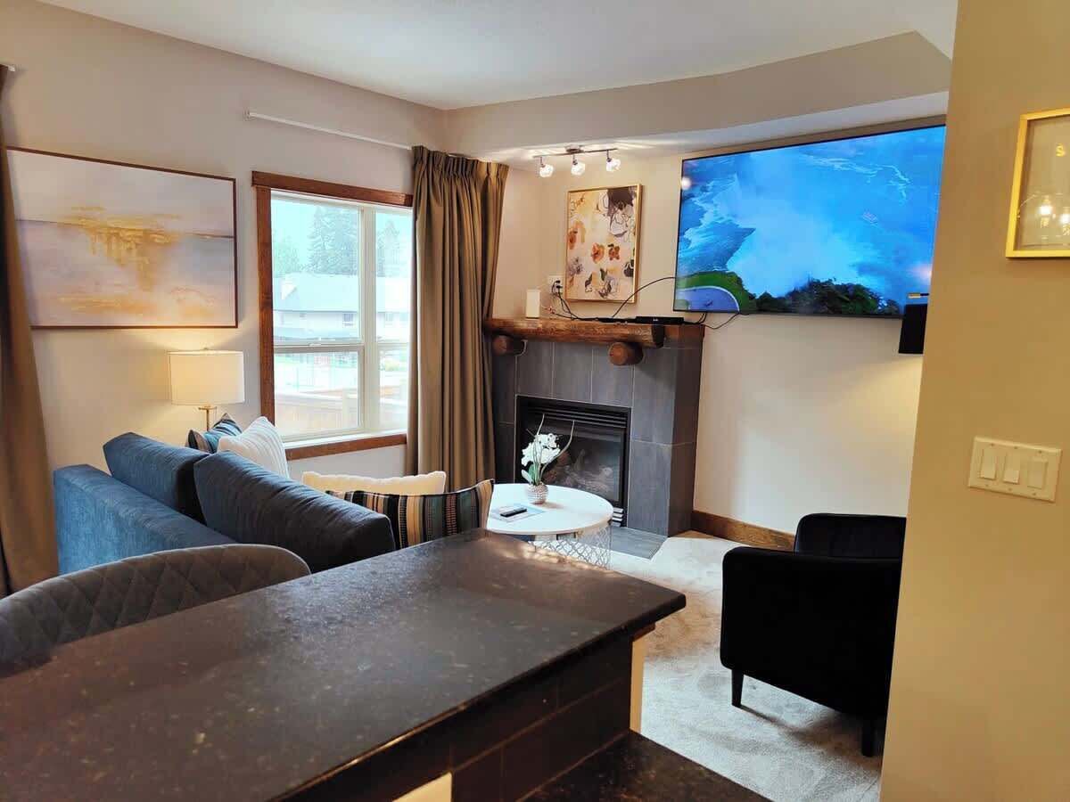 Een televisie, een open haard, Netflix en streamingdiensten