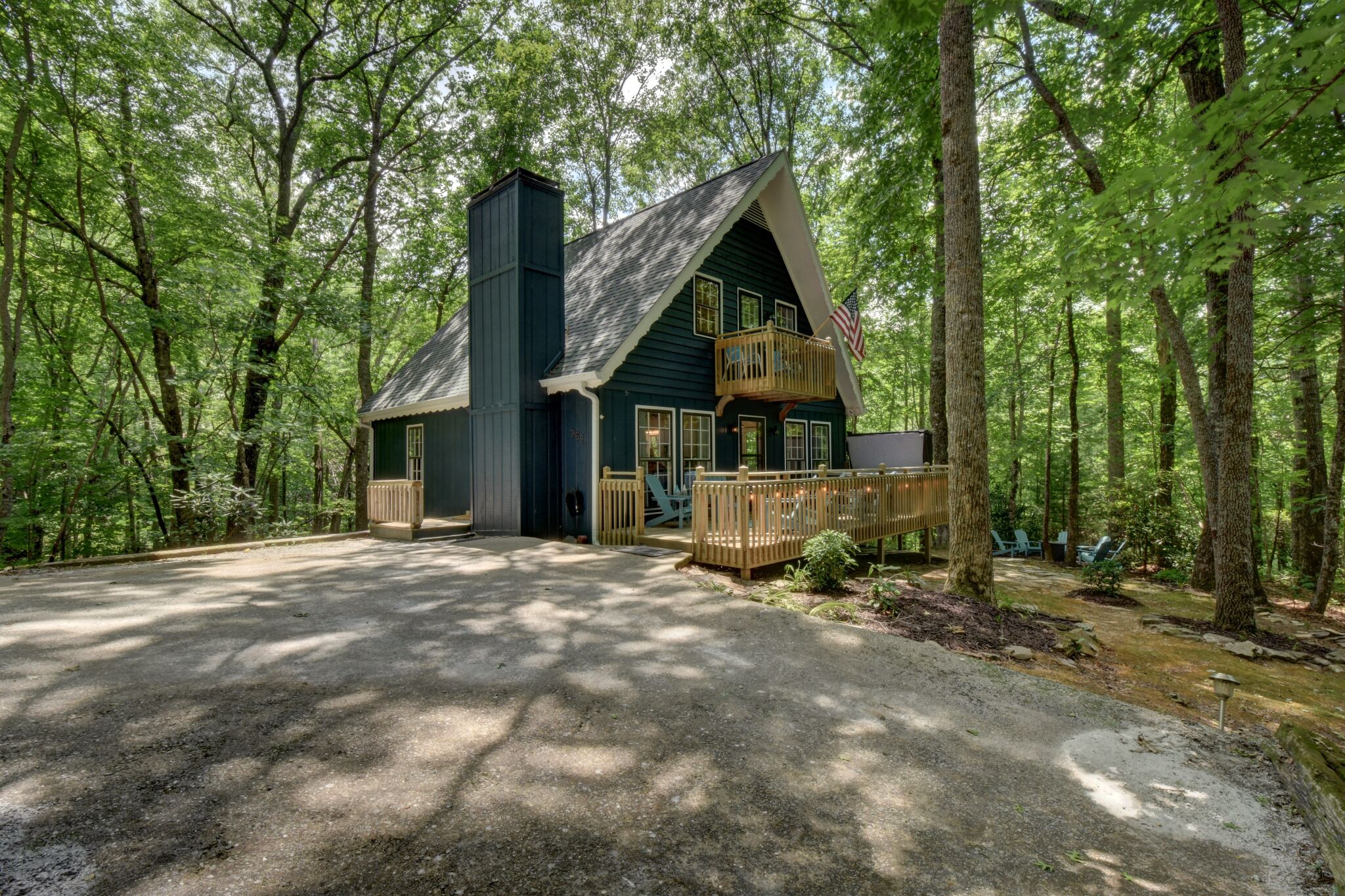 Peaceful Sky Valley Mtn Retreat-Fire Pit & Hot Tub