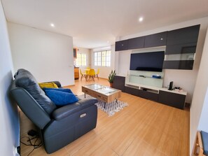 TV - Casa Torbit | Apartment in Arco da Calheta (Arco da Calheta)