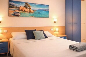 1 bedroom, free WiFi - Libeccio | Relax Terrace 30m from the beach (Isola Rossa)
