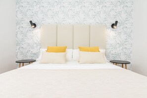 2 bedrooms, iron/ironing board, Internet, bed sheets