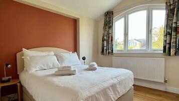 1 bedroom, iron/ironing board, travel crib, WiFi