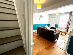 TV, offices - Charming 1 bed super central  Terraced House (Cambridge)