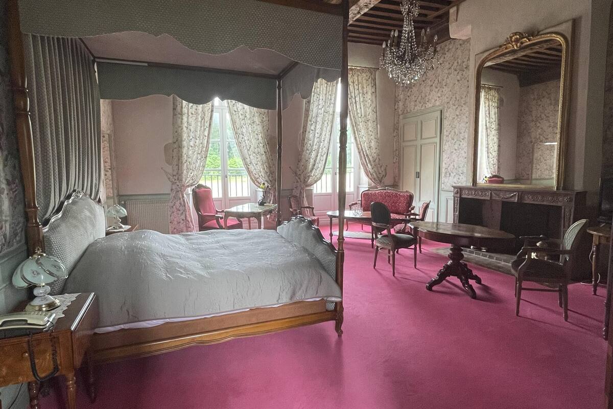 Château de la Berchère in BoncourtleBois Find Hotel Reviews, Rooms