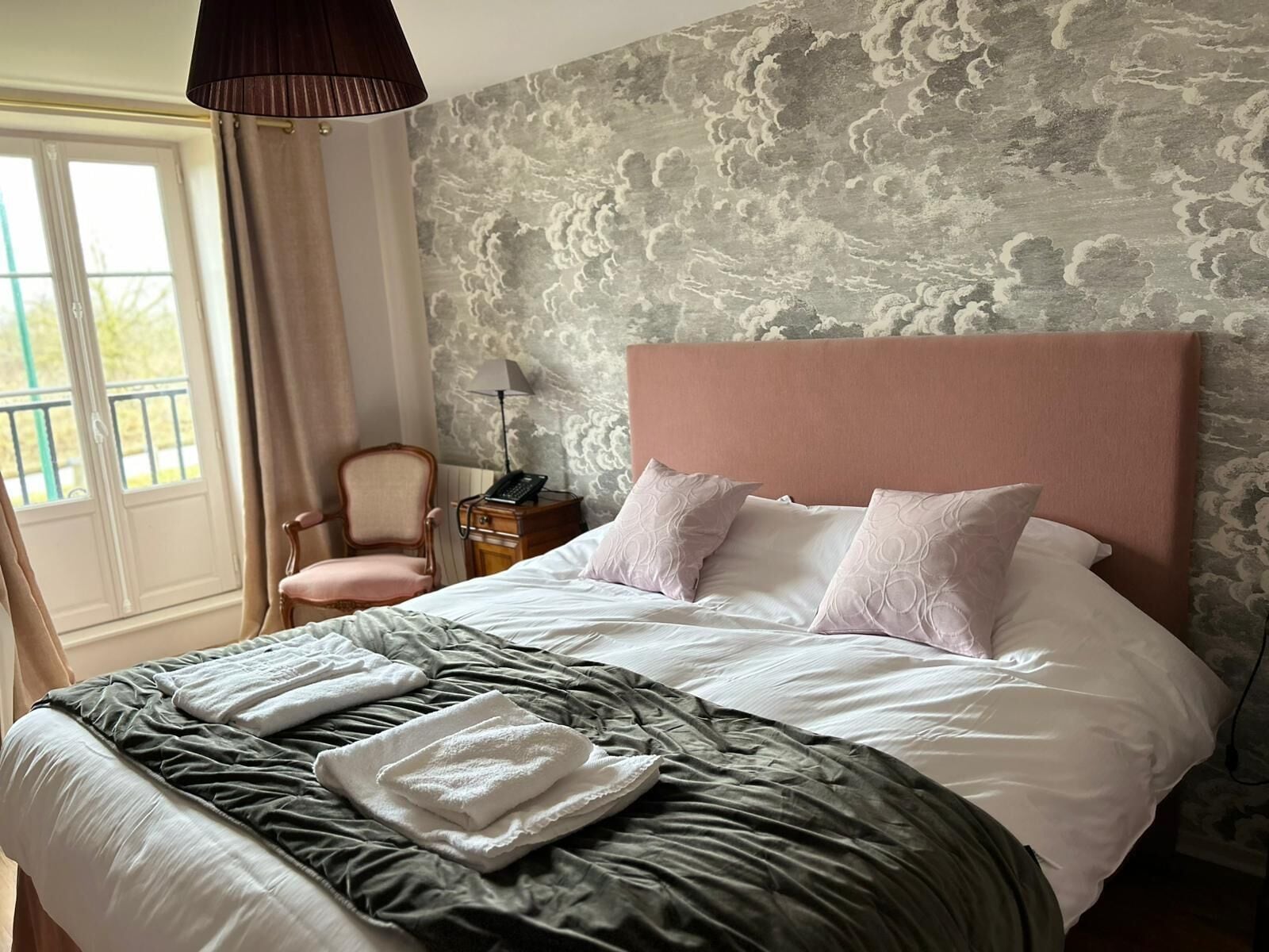Luxury-Doppelzimmer, mit Bad, Blick auf den Innenhof (Chambre Prestige)