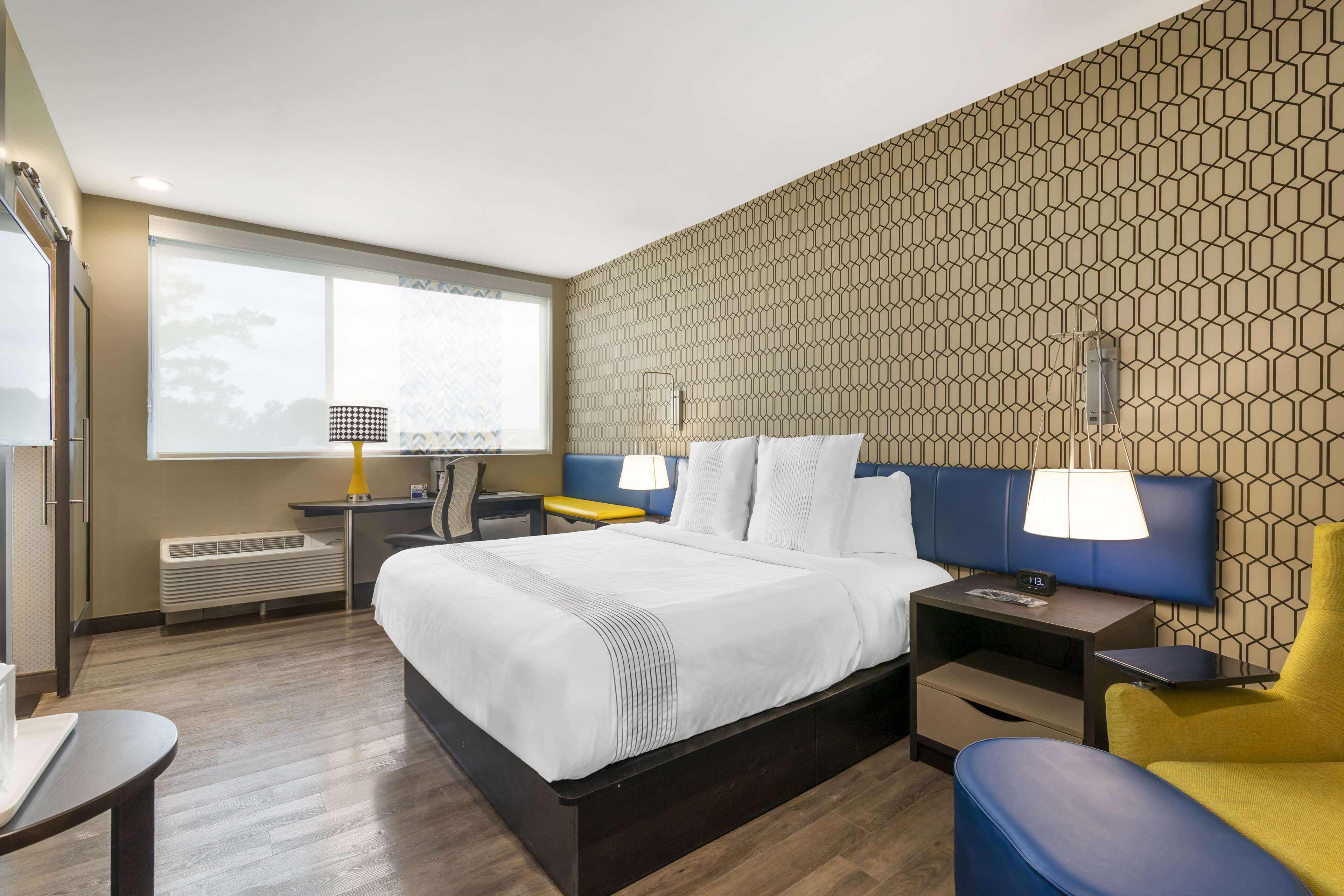 Skrivebord, skrivebord for bærbar PC og sengetøy