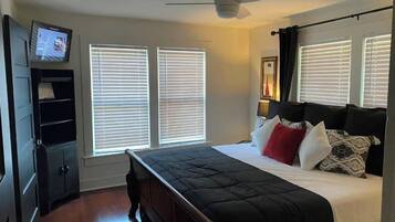 2 bedrooms, desk, iron/ironing board, free WiFi