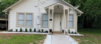Tyler's Texas Rose, a beautiful 2BR/1BA house with back yard