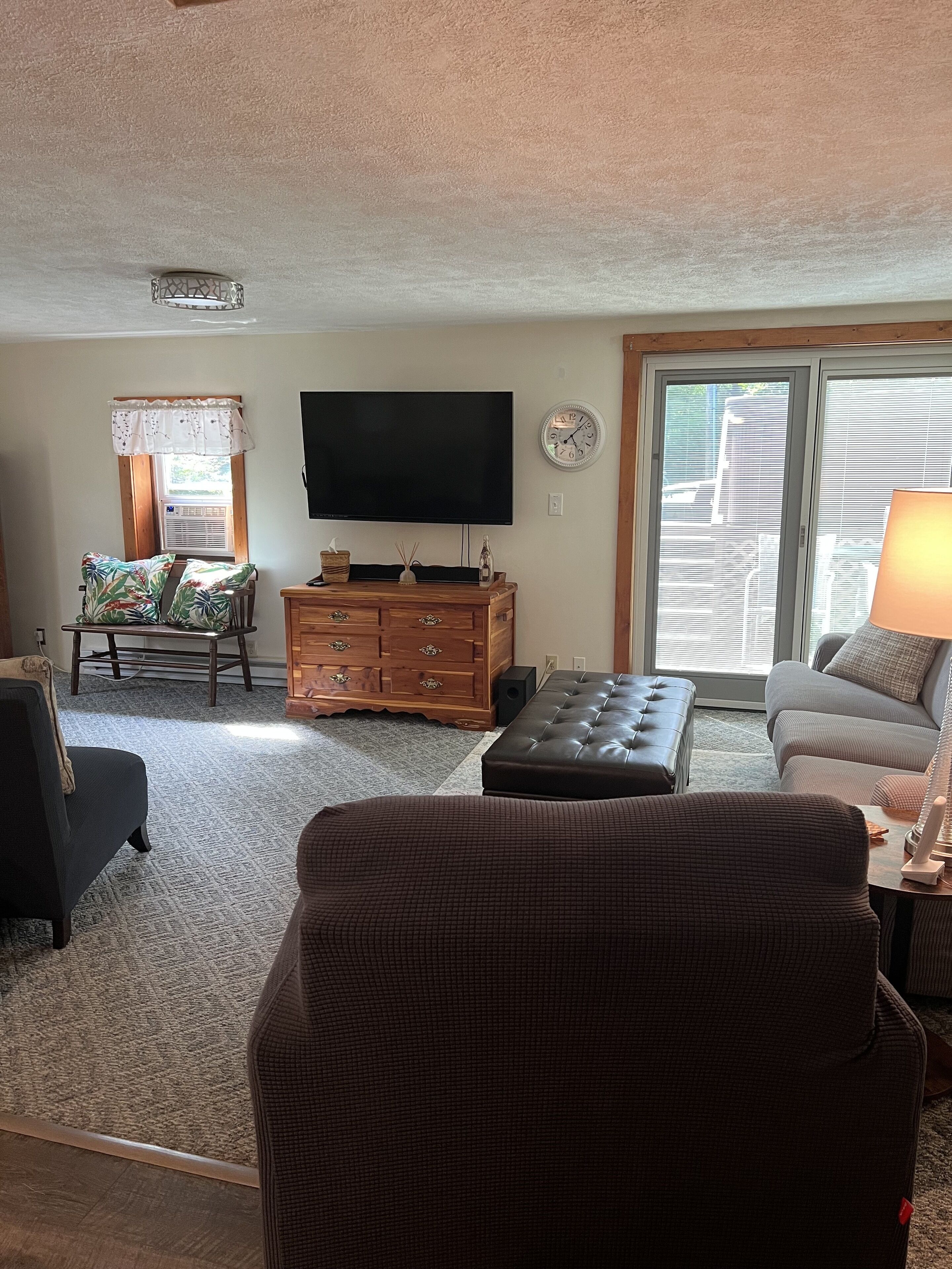 Sweet Nell’s Cozy Cottage with hot tub in the heart of Hocking Hills