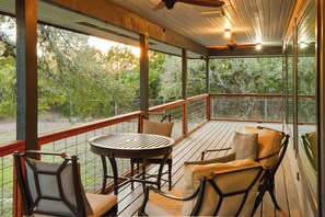 Outdoor dining - Luxury Modern Farmhouse w/ Views+Hot Tub+2 Suites (Canyon Lake)