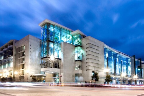 Comfy NW Gem-5 min walk to Metro/DT/Convention Ctr