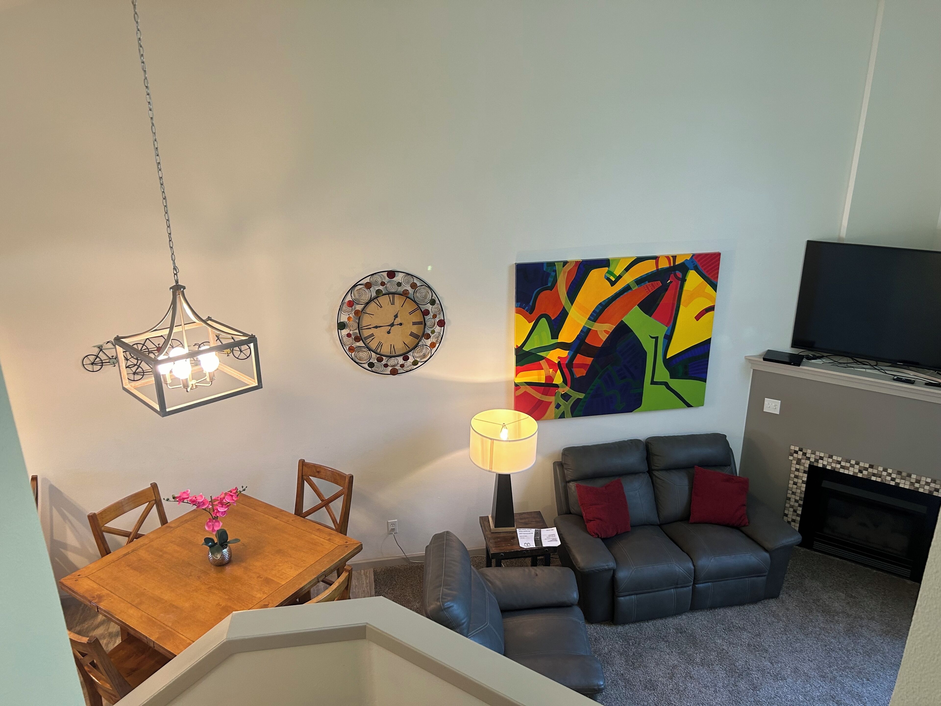 Midtown hideaway, Modern townhome close to downtown