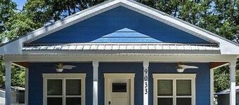 Some-fin to talk about at sunset beach