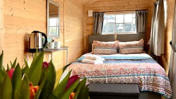 5 slaapkamers, een bureau, een strijkplank/strijkijzer, gratis wifi